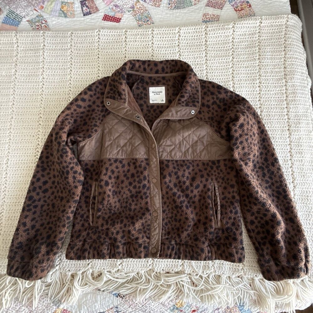 Abercrombie & Fitch Size S Sherpa Fleece Quilted Snap Jacket Brown Animal Print